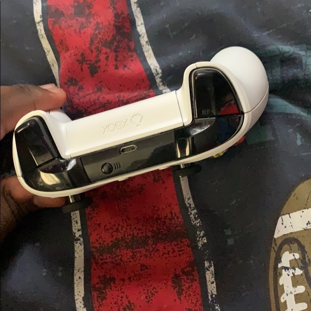 Xbox Wireless Controller - image 2